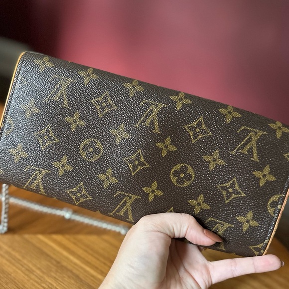 AUTHENTIC LONG TWIN GM POCHETTE LOUIS VUITTON - Picture 7 of 12